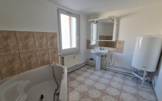 F3 spacieux 95m² proche commodités