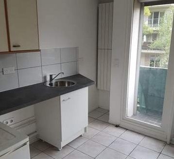 Appartement type F1 avec baie vitrée – chauffage inclu