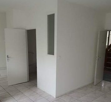 Appartement type F1 avec baie vitrée – chauffage inclu