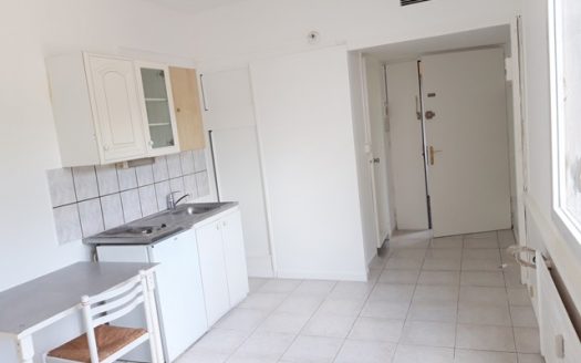 Studio proche transports et Artem – chauffage compris