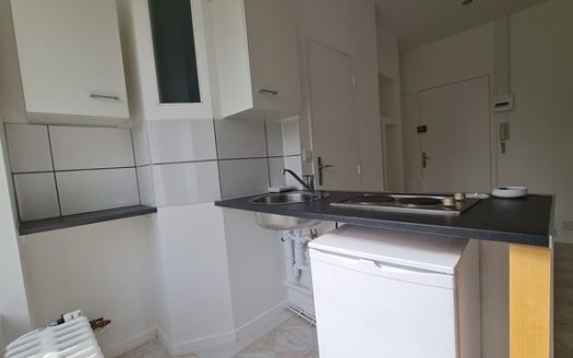 F1 proche Campus ARTEM &  – charges comprises