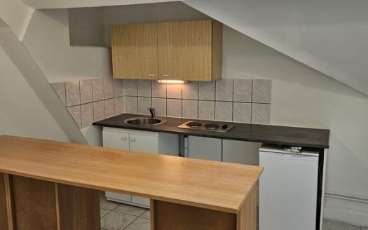 F1 rue Jeanne d&rsquo;Arc (chauffage et élec compris)