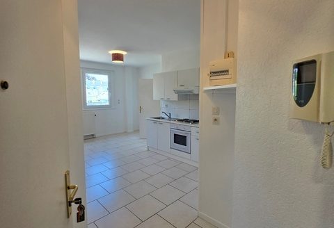 Studio avec lit escamotable chauffage compris – proche Porte Craffe