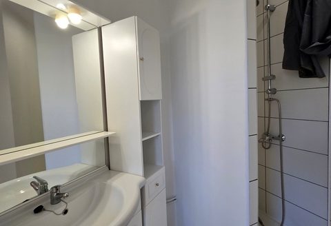 Studio avec lit escamotable chauffage compris – proche Porte Craffe