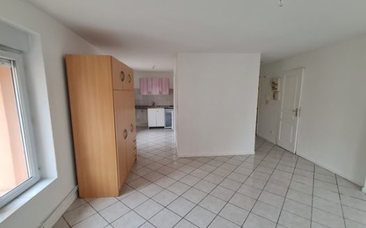 Grand Studio proche gare – chauffage compris