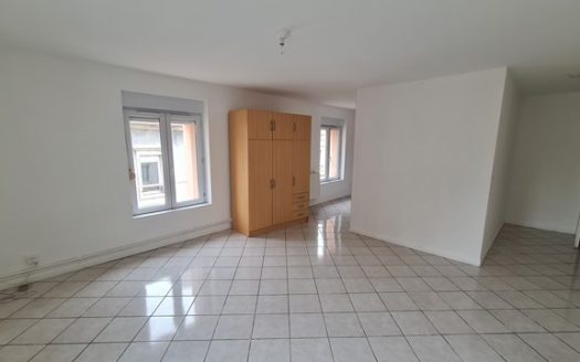 Grand Studio proche gare – chauffage compris