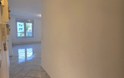Grand Studio proche gare – chauffage compris