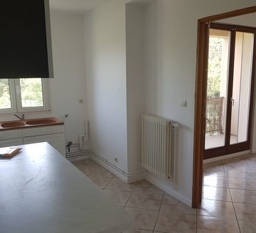 F3 au calme avec balcon – DISPONIBLE FIN AOUT